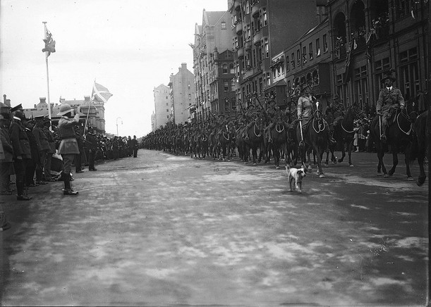 Australian troops marching through Sydney
