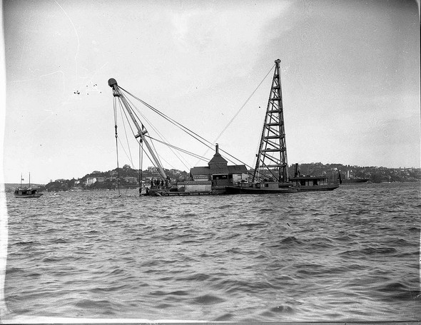 Sheerleg crane
