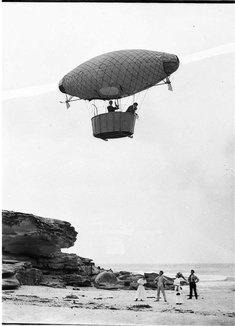 'Airem Scarem' dirigible over Tamarama
