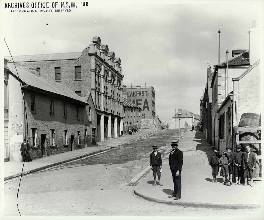 Colonial neighbours: Reynolds’ cottages