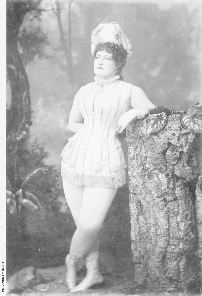 Waverley Cemetery’s burlesque star