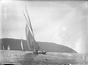 Rawhiti under sail, probably at the Pittwater Regatta